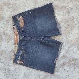 Floral detail jean shorts
